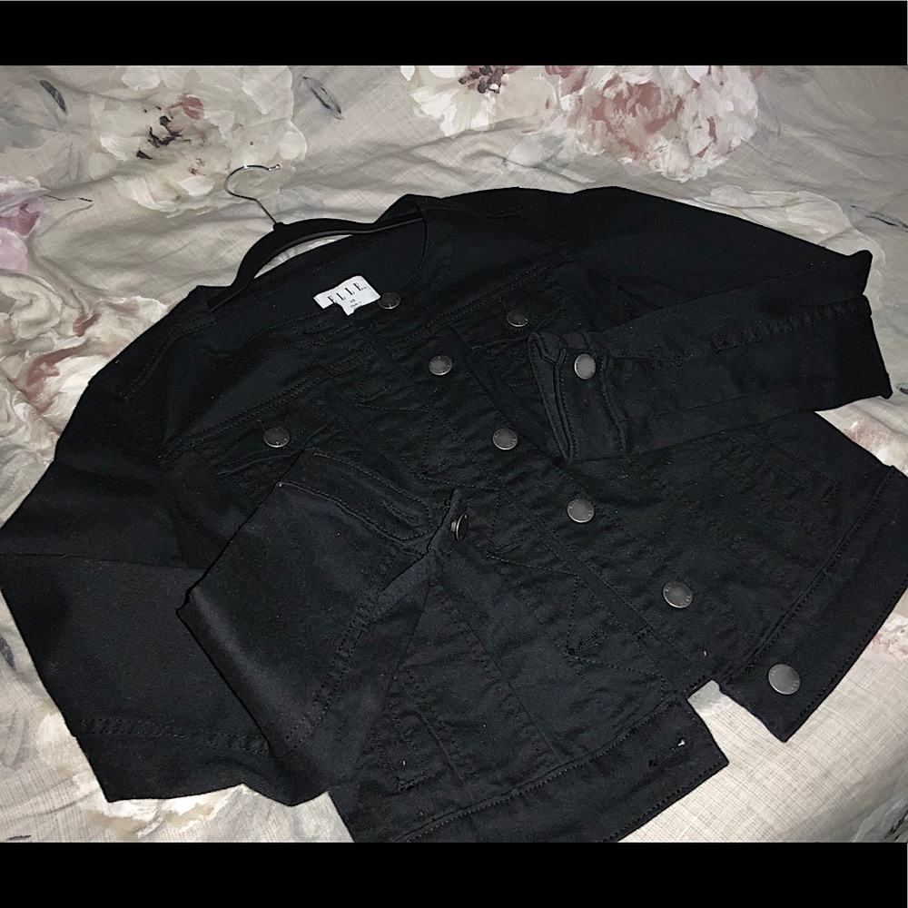 BRAND NEW! ELLE Collarless Denim Jacket